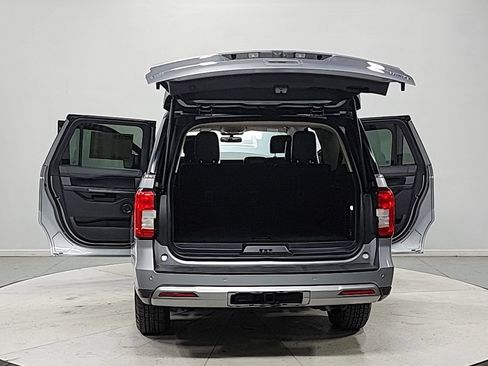 Used 2024 Ford Expedition Max XLT AWD/4WD image 14