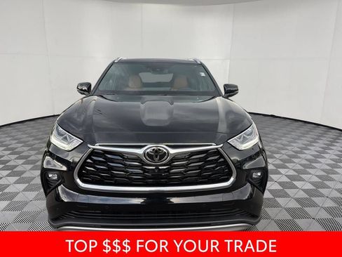 Used 2026 Toyota Highlander Platinum AWD/4WD image 2