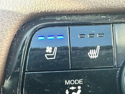 Used 2025 Honda Pilot Elite image 17