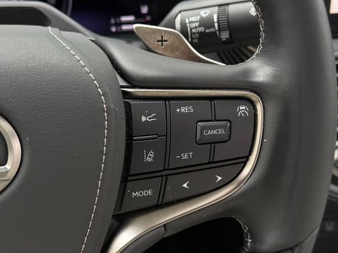 Used 2023 Lexus LS 500h AWD w/ Luxury Package image 79