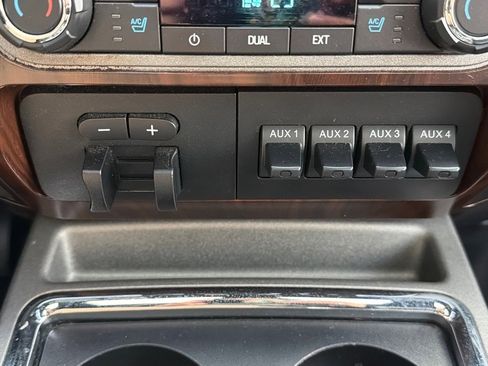 Used 2011 Ford F250 Lariat w/ Lariat Ultimate Pkg image 17