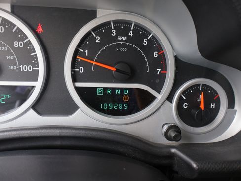 Used 2010 Jeep Wrangler Sport AWD/4WD image 32