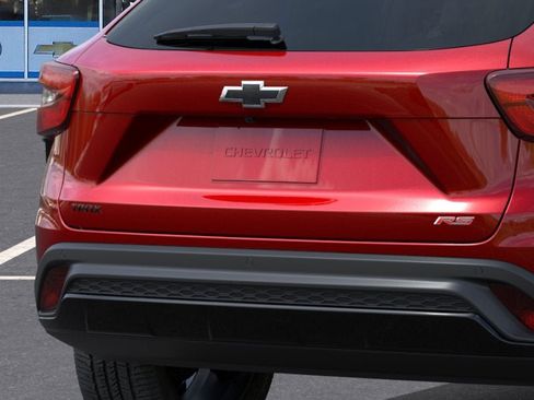 New 2026 Chevrolet Trax RS w/ Sunroof Package FWD image 38