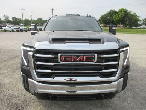 New 2026 GMC Sierra 2500 SLE w/ SLE Value Package; AWD/4WD image 12