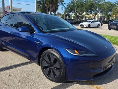 Used 2025 Tesla Model 3 Long Range RWD image 1