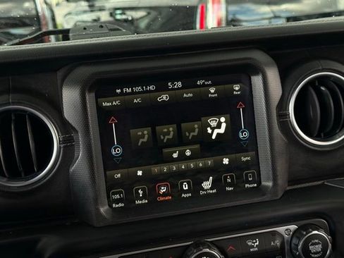 Used 2019 Jeep Wrangler Unlimited Sahara w/ Advanced Safety Group AWD/4WD image 29