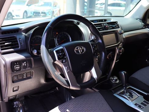 Used 2018 Toyota 4Runner SR5 AWD/4WD image 39