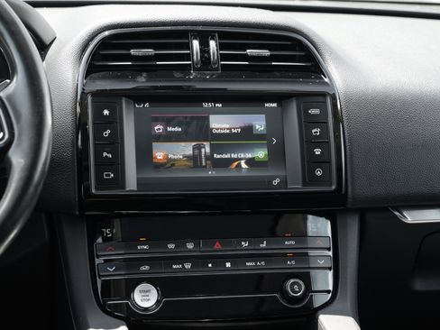 Used 2017 Jaguar F-PACE Premium AWD/4WD image 10