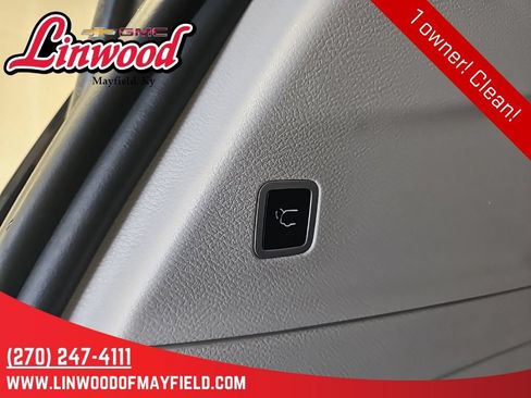 Used 2024 Chrysler Pacifica Touring-L FWD image 13