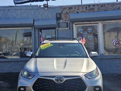 Used 2021 Toyota Highlander XLE