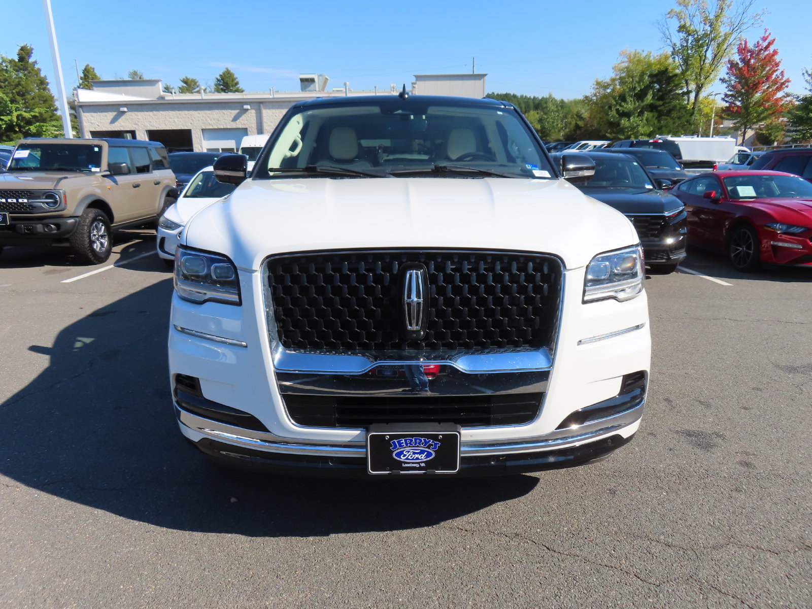 Used 2023 Lincoln Navigator Black Label AWD/4WD image 2
