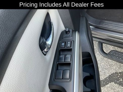 Used 2024 Nissan Titan SV w/ SV Convenience Package RWD image 8