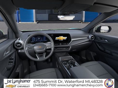 New 2026 Chevrolet Equinox LT w/ Convenience Package II AWD/4WD image 16