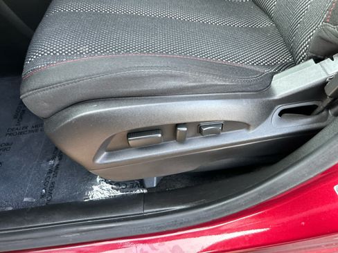 Used 2017 Chevrolet Equinox LT w/ Convenience Package FWD image 11