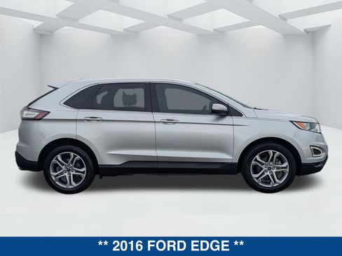 Used 2016 Ford Edge Titanium w/ Technology Package FWD image 4