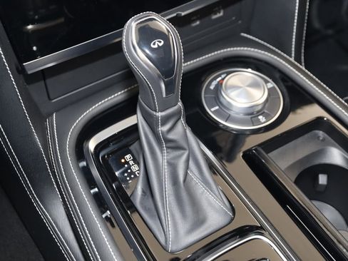 Used 2023 INFINITI QX80 Premium Select w/ All-Season Package image 7