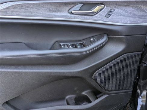 Used 2024 Jeep Grand Cherokee Limited w/ Luxury Tech Group II image 14