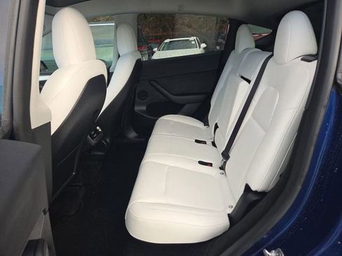 Used 2023 Tesla Model Y Long Range image 10