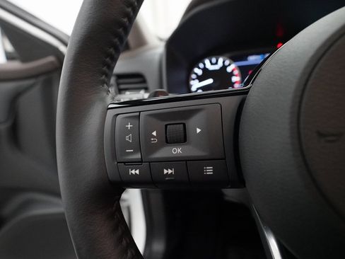 Used 2023 Nissan Rogue SL image 18