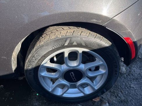 Used 2015 FIAT 500 Pop image 16