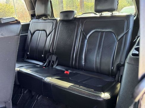 Used 2018 Ford Expedition Limited image 17