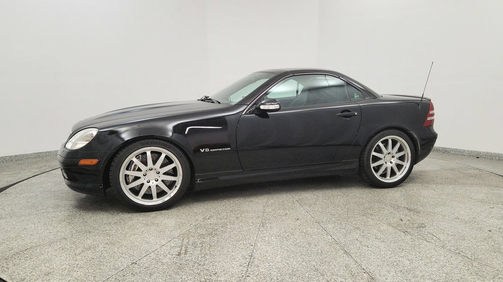 Used 2002 Mercedes-Benz SLK 32 AMG image 2