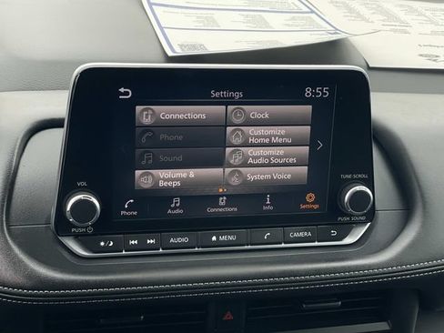 Used 2025 Nissan Rogue S FWD image 12