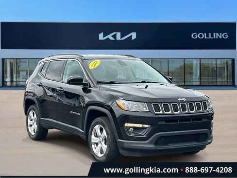 Used 2019 Jeep Compass Latitude w/ Cold Weather Group AWD/4WD image 1