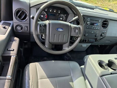 Used 2016 Ford F550 2WD Regular Cab Super Duty image 17
