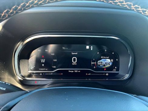 Used 2023 GMC Yukon XL AT4 w/ AT4 Premium Package AWD/4WD image 15