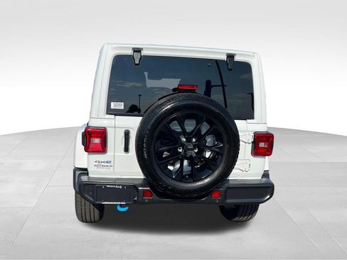 Used 2024 Jeep Wrangler Unlimited Sahara w/ Safety Group AWD/4WD image 4
