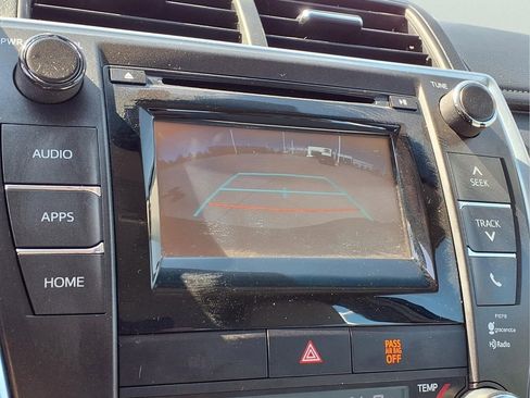 Used 2015 Toyota Camry XLE image 17