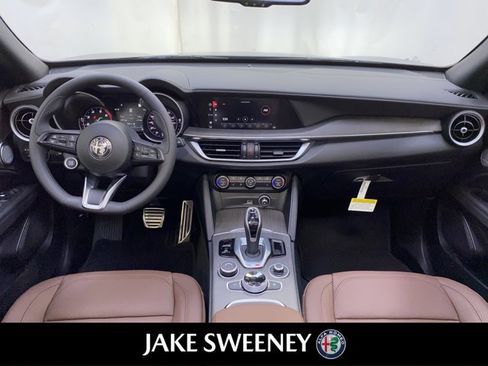 Used 2023 Alfa Romeo Stelvio Ti image 14