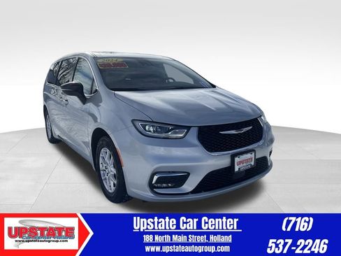 Used 2024 Chrysler Pacifica Touring-L image 1