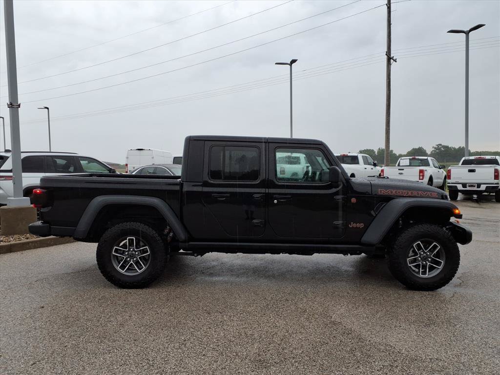 Used 2026 Jeep Gladiator Mojave AWD/4WD image 2