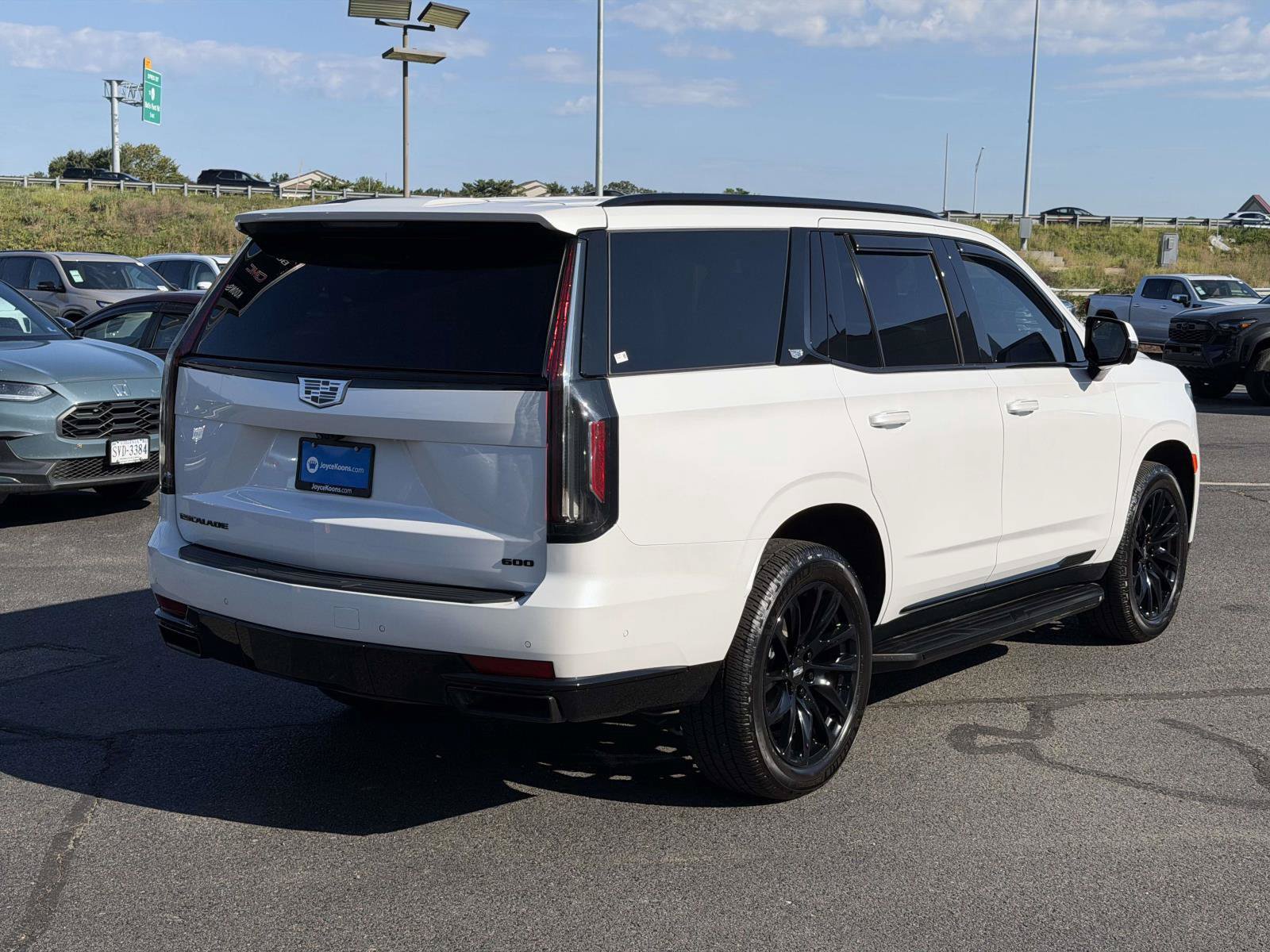 Used 2023 Cadillac Escalade Sport AWD/4WD image 2
