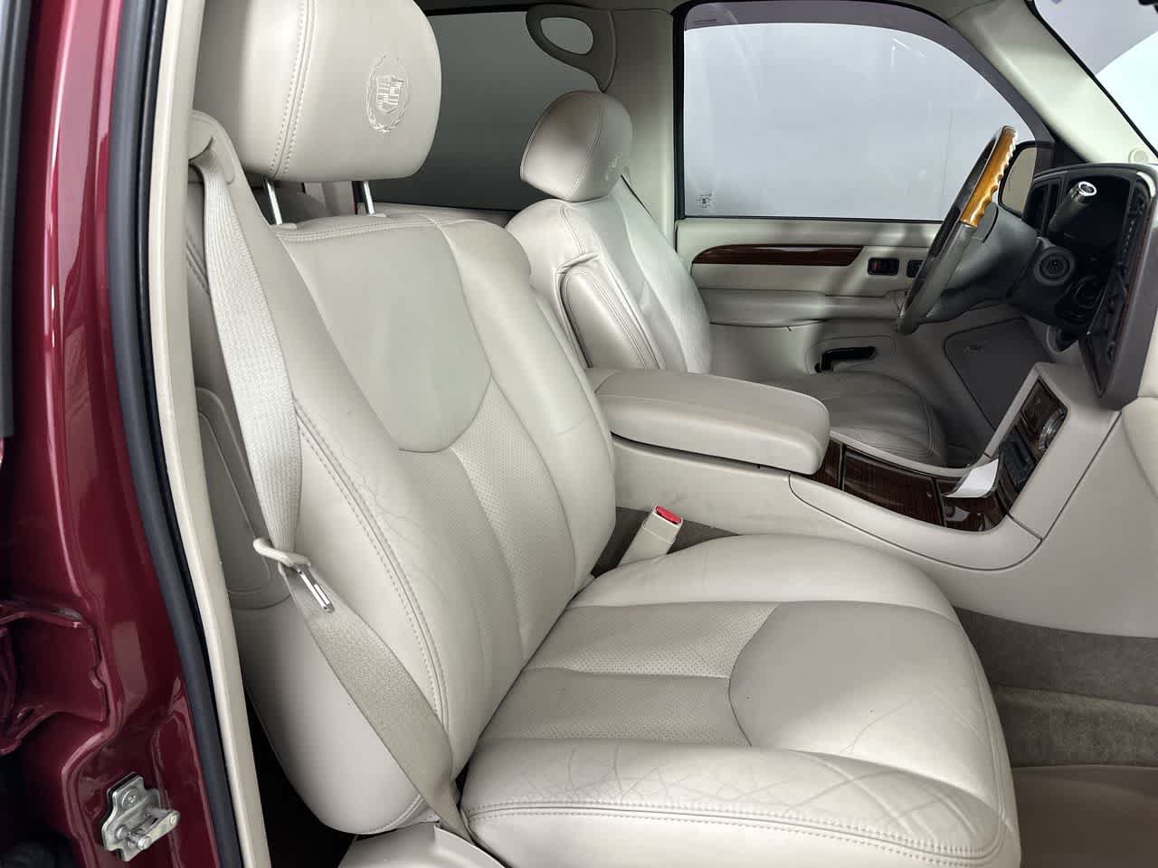 Used 2004 Cadillac Escalade ESV AWD image 18