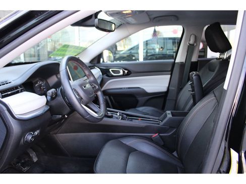 Certified 2022 Jeep Compass Limited image 14