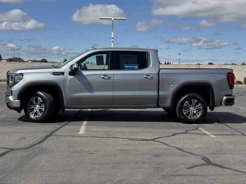 Used 2025 GMC Sierra 1500 SLT AWD/4WD image 4