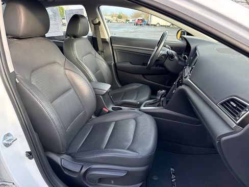 Used 2017 Hyundai Elantra Limited w/ Limited Tech Package 04 image 13
