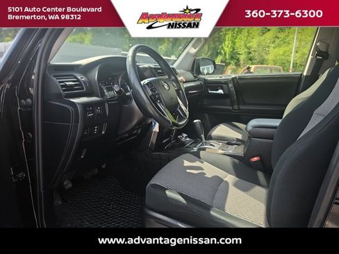 Used 2018 Toyota 4Runner SR5 AWD/4WD image 19