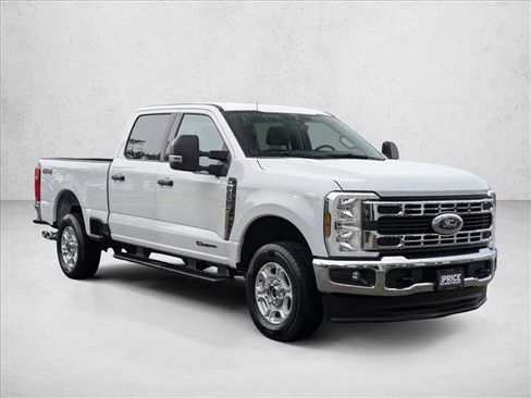 Used 2025 Ford F250 XLT image 4