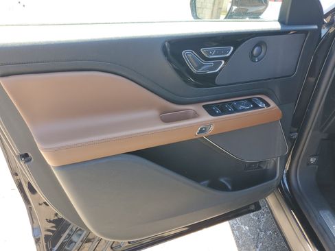 Certified 2023 Lincoln Aviator Reserve w/ Equipment Group 201A AWD/4WD image 10