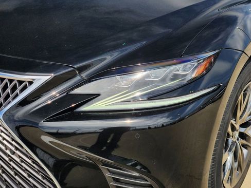 Used 2018 Lexus LS 500 w/ Accessory Package (Z2) RWD image 9