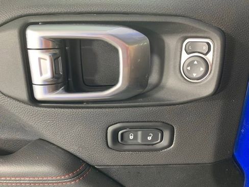 Used 2023 Jeep Gladiator Rubicon w/ Cold Weather Group AWD/4WD image 30