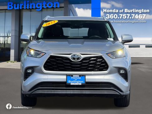 Used 2023 Toyota Highlander XLE AWD/4WD image 10