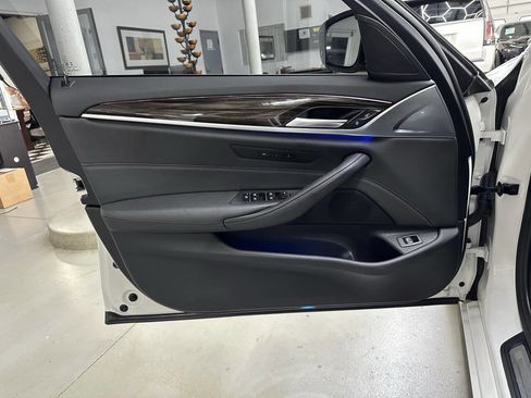 Used 2021 BMW 530i 530i 4dr Sedan w/ Convenience Package image 10