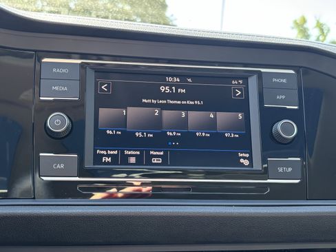 Used 2019 Volkswagen Jetta SE w/ Cold Weather Package image 26