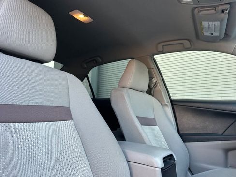Used 2012 Toyota Camry LE image 17