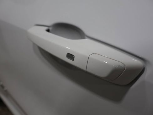 Used 2024 GMC Acadia Elevation image 9